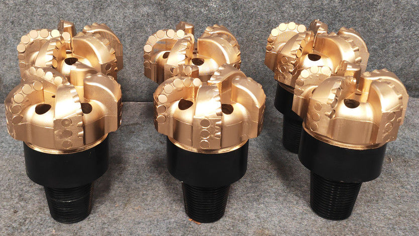 PPDC сверло 102mm API 2 3/8 Reg Diamond Composite Three Wing Arc Angle Drill Bit Non Core Сверло без ядра