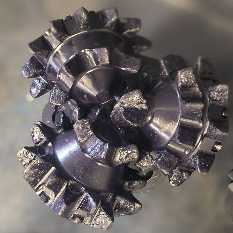 12 1/4-дюймовое шарошечное долото с фрезерованными зубьями для пород средней твердости